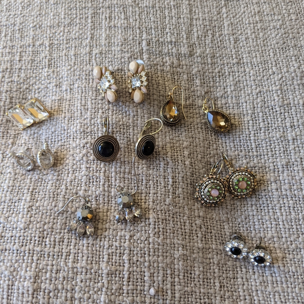 Lot of neutral statement earrings